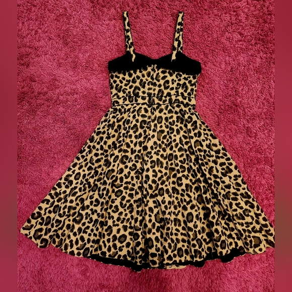 Leopard print pin up style dress - Picture 2 of 3
